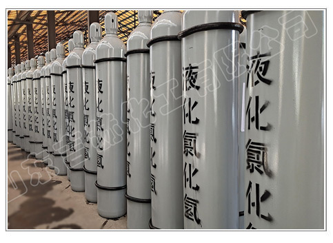聚氨酯多功能除水劑的工業(yè)化生產(chǎn)和質(zhì)量控制，確保聚氨酯產(chǎn)品的批量穩(wěn)定生產(chǎn)。